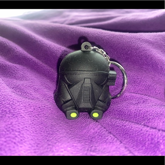 STAR WARS NISSAN ROGUE ONE PROMOTIONAL KEY CHAIN - Picture 1 of 3